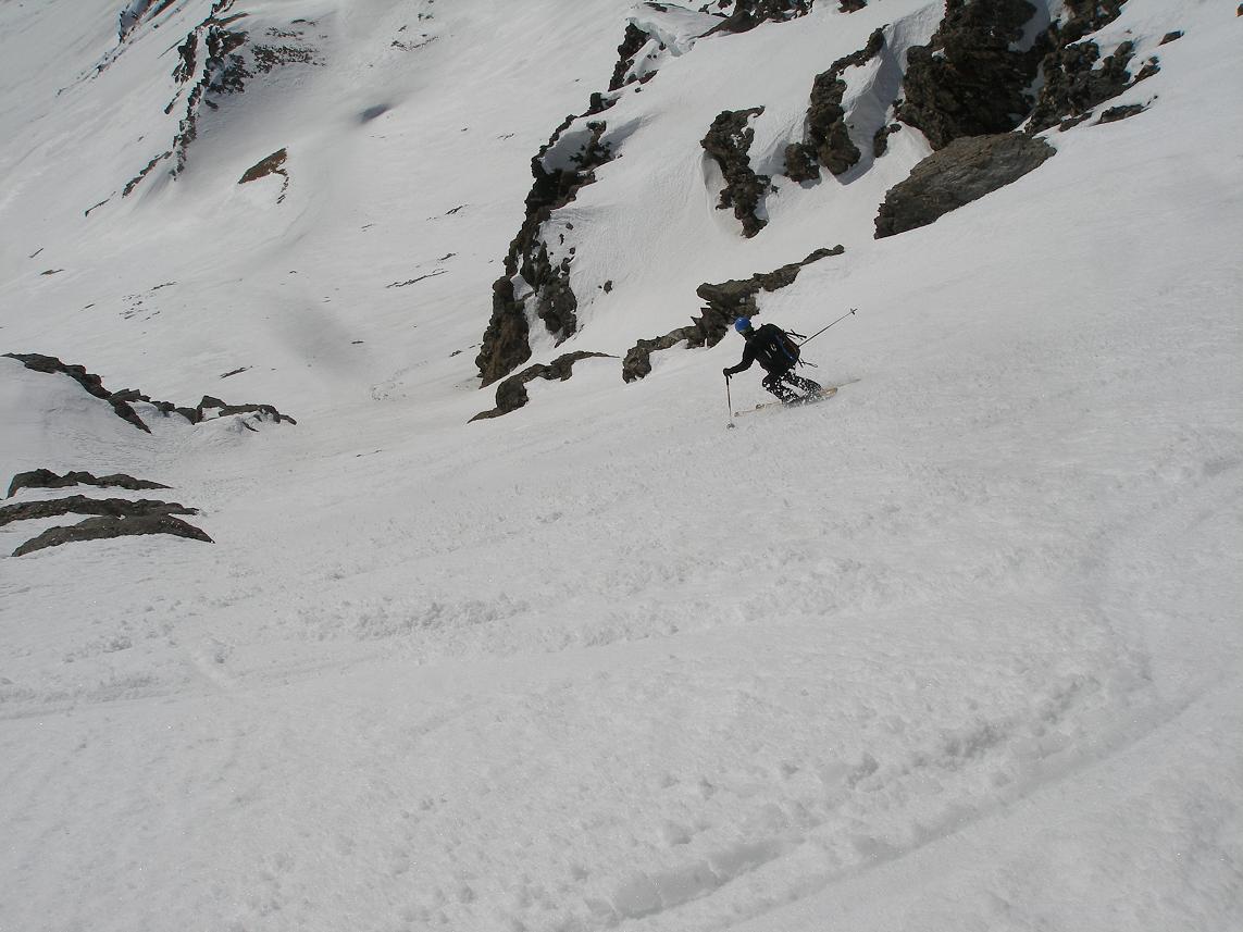 petit couloir : il va mieux le casque bleu!