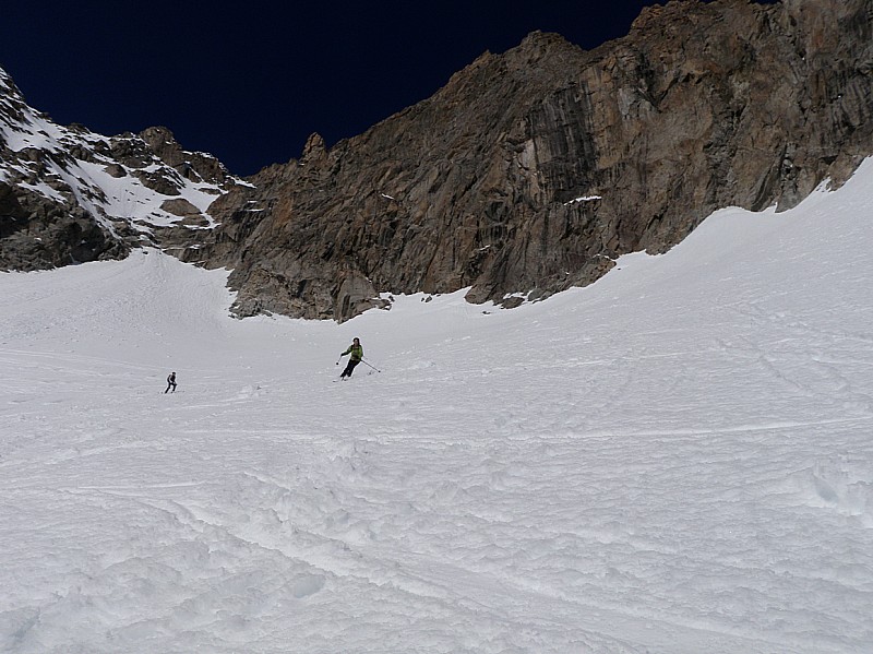 vitesse réglémentée : minimum obligatoire; ski agréable si on oubli le gregnetu du dessus ,au dessous c'est bien doux