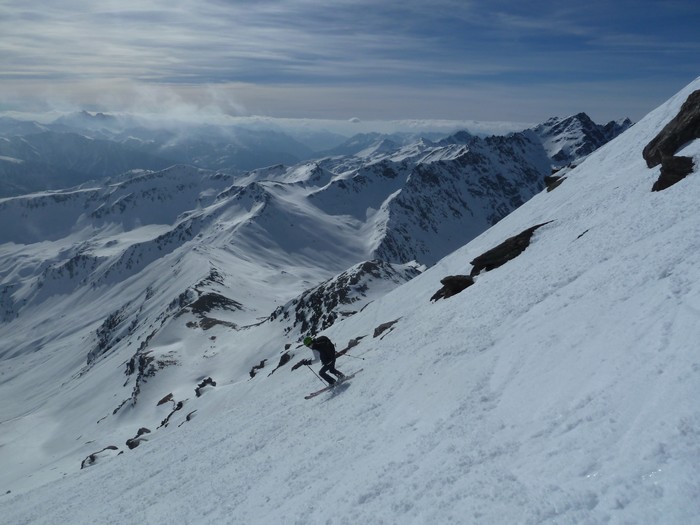 Bric Froid : Bon ski sous le sommet malgré les passages.