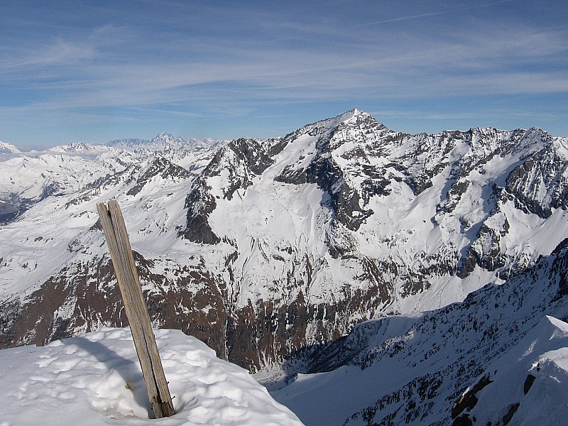 Mont Pourri : et le Valais au fond à gauche