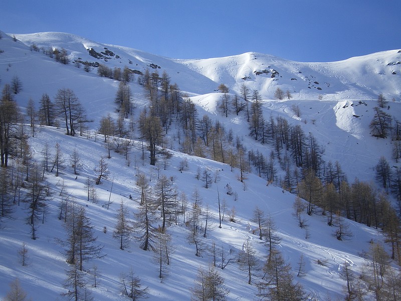 Mait d'Amunt : 1ère Descente depuis la Lauzière et on trouve encore de la place pour faire sa trace
