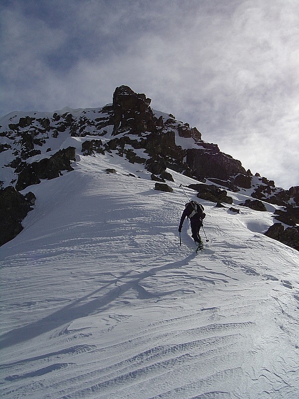 Sous le sommet : Dilemme : contemplation contre visibilité sous les skis