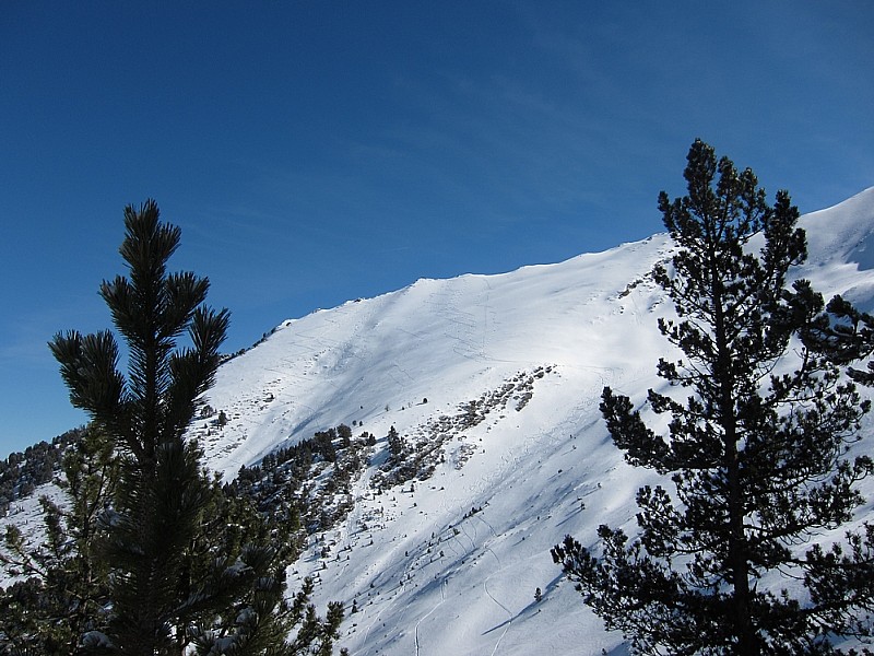 Face W Augas : vue en rejoignant l'arête NW du Cuneille