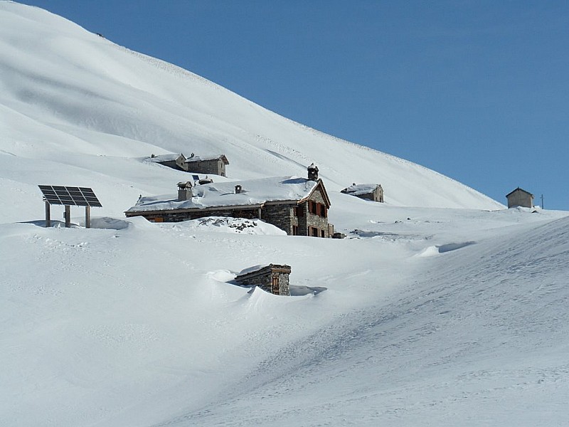 Vallonbrun : Le refuge sous la neige. Il est ouvert, Fred vous attend
