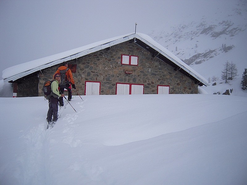rifugio Zanotti : Grosse épaisseur de neige