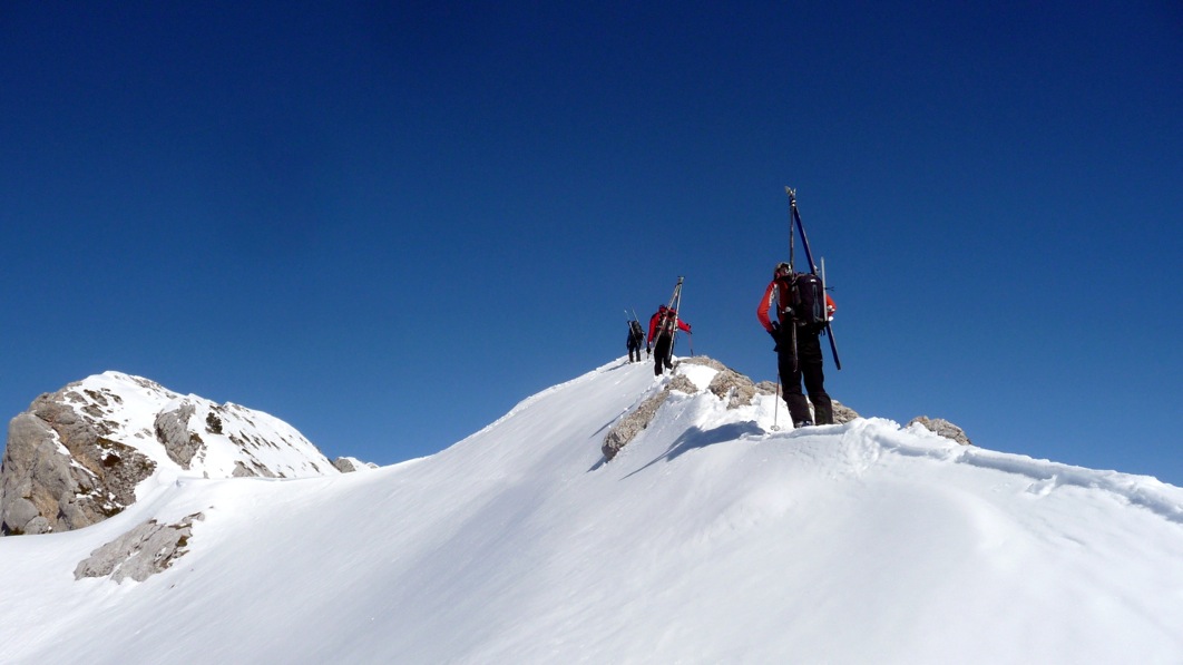 Crêtes des Lances : Montée au sommet avant la descente face Est