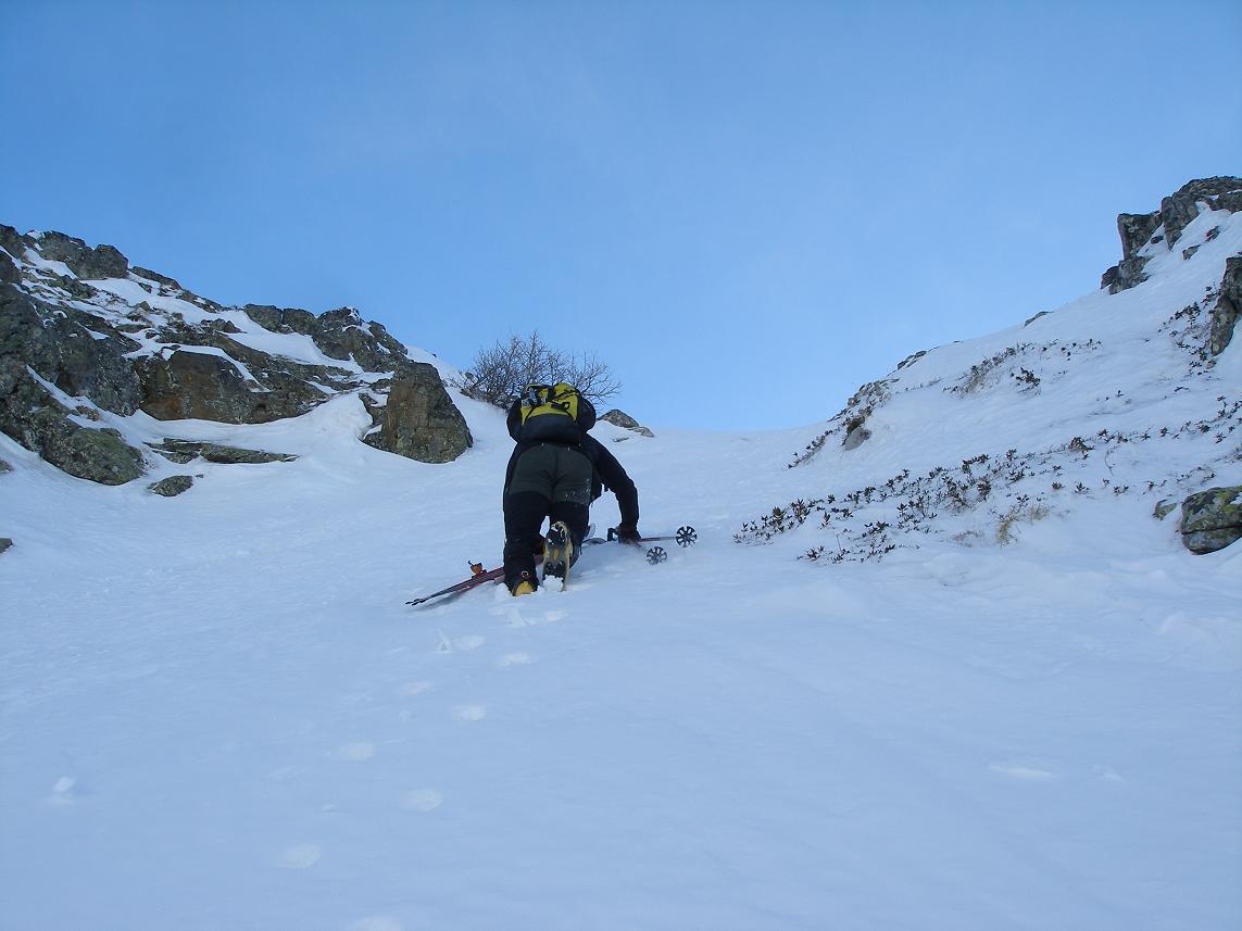 10m à pieds pour le plaisir : et pour éviter de contourner les cascades!