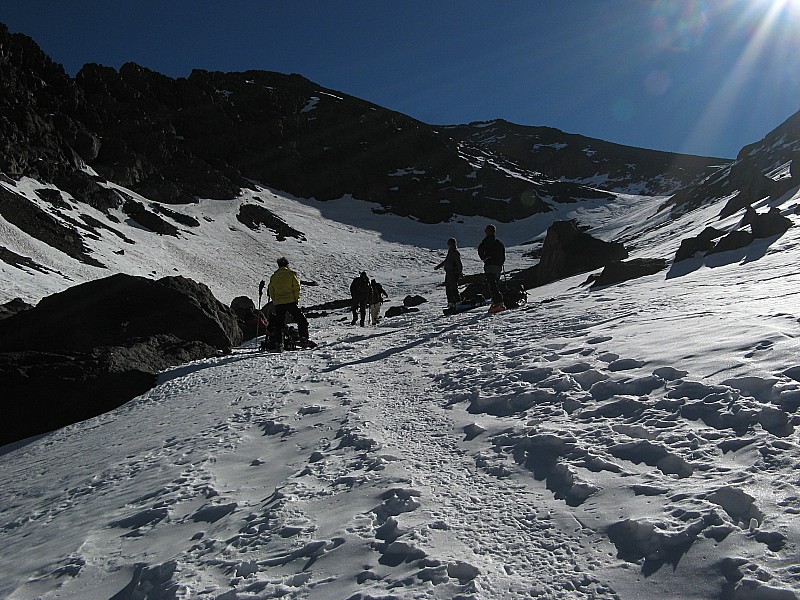 Le col à droite de 3900m : Skiable jusqu'au dessus du col à 3900m