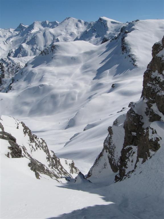 en haut du couloir est : à la descente