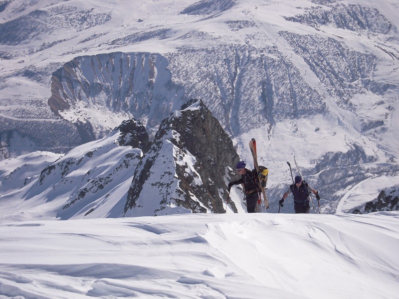 Aiguille de la Balme : Gilles et Djack à deux pas du sommet