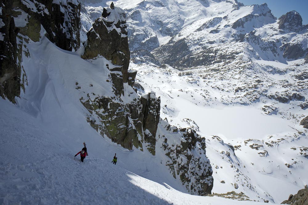 Couloir W de Travessani : belle ambiance au dessus du Lac de Travessani