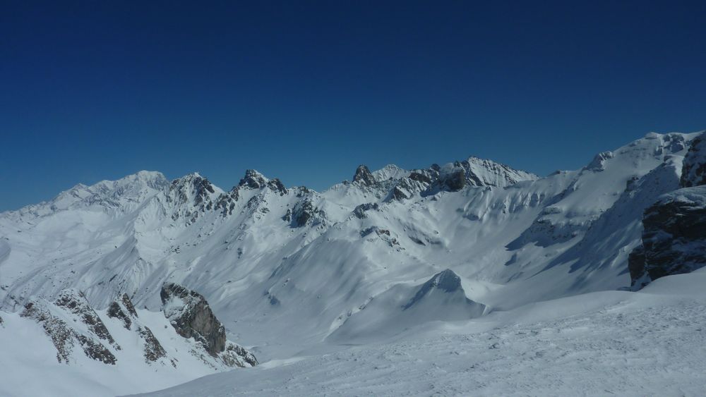 Vue vers le NE : du Mont Blanc au Roc de la Charbonnière, bon souvenir avec Jerome l'année derniere