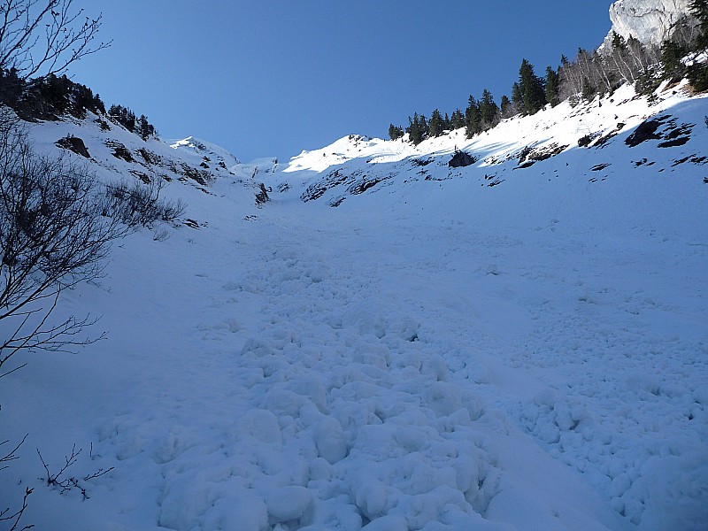 mont d'armenaz : le bas de la face vers 1450-1500m