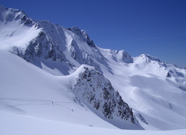 Face O du Col de gleyzin : Grands espaces pour un excellent ski en face o du Col de Gleyzin
