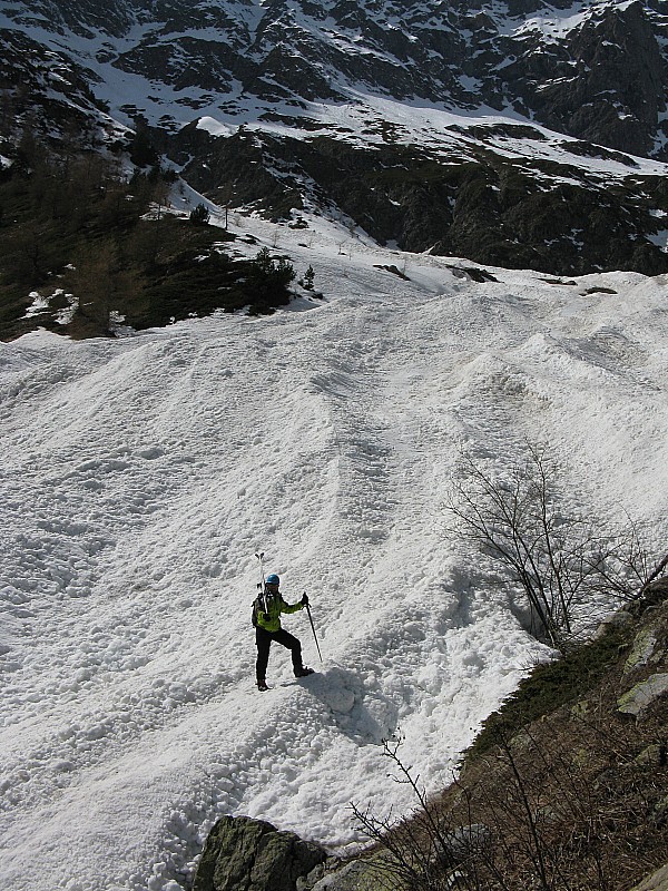 val Estrèche : ... on pose les skis, les mollets trop balottés par les montagnes russes des avalanches  !