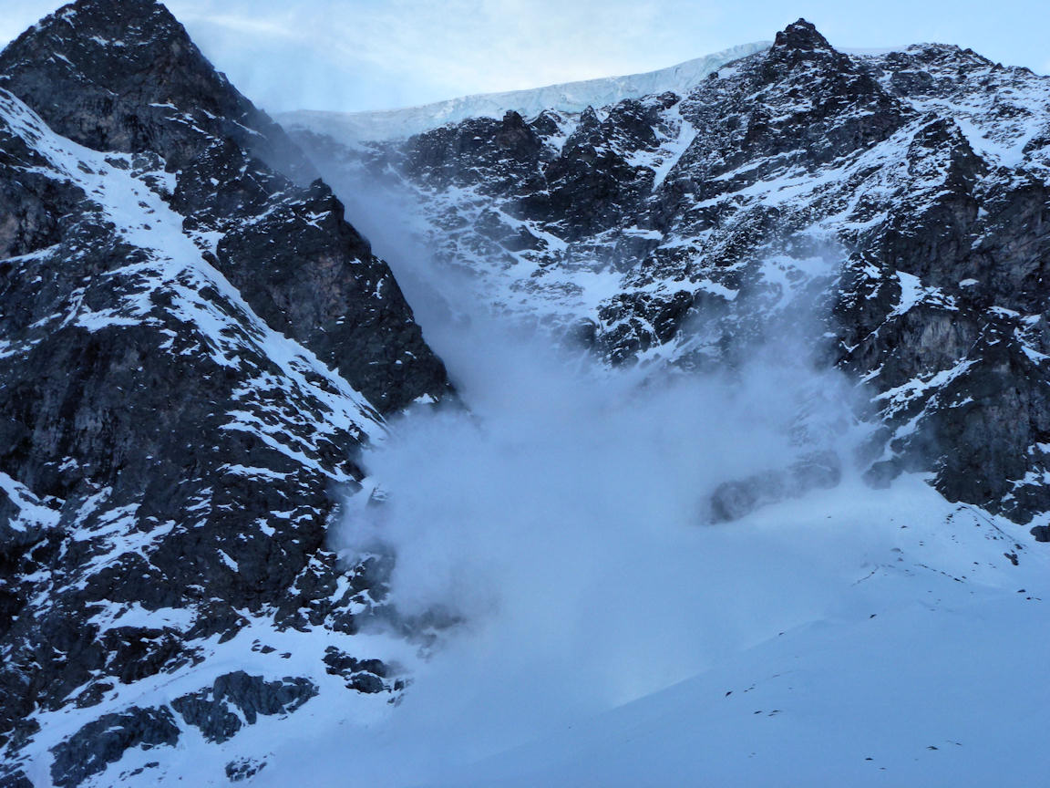 Chute de séracs : Toujours impressionnant!