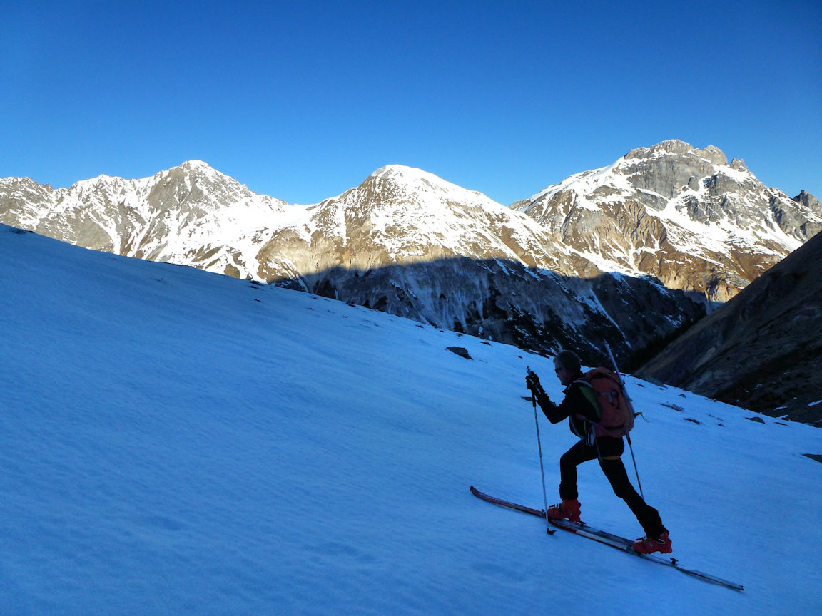 Après 300 m crampons aux pieds : Nous retrouvons le plaisir de la glisse.