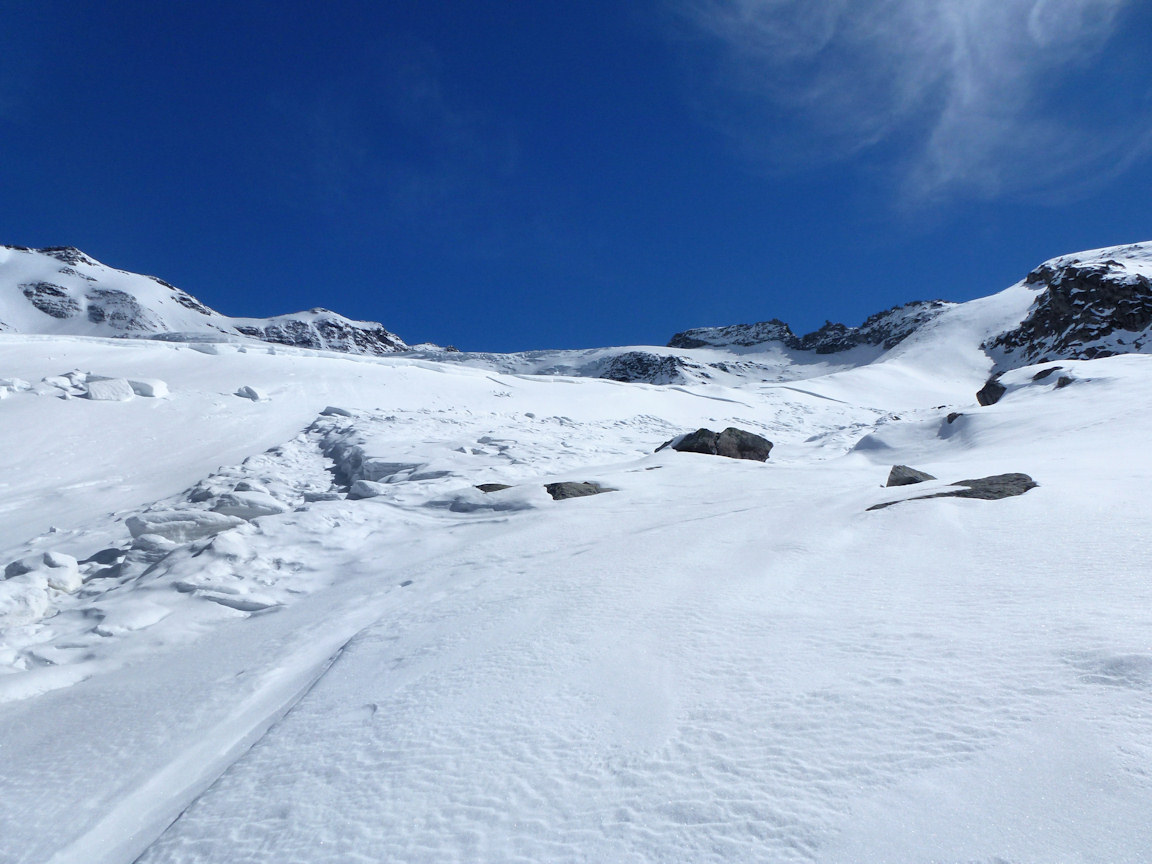 plaque à flanc de moraine : Une vue partielle de cette avalanche sur l'itinéraire d'accès au col du Génépy