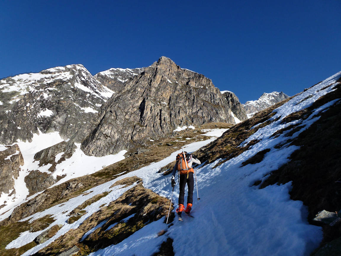 #2 Sous le chalet des Gardes : ça passe encore à ski. Sous le chalet des Gardes : ça passe encore à ski.