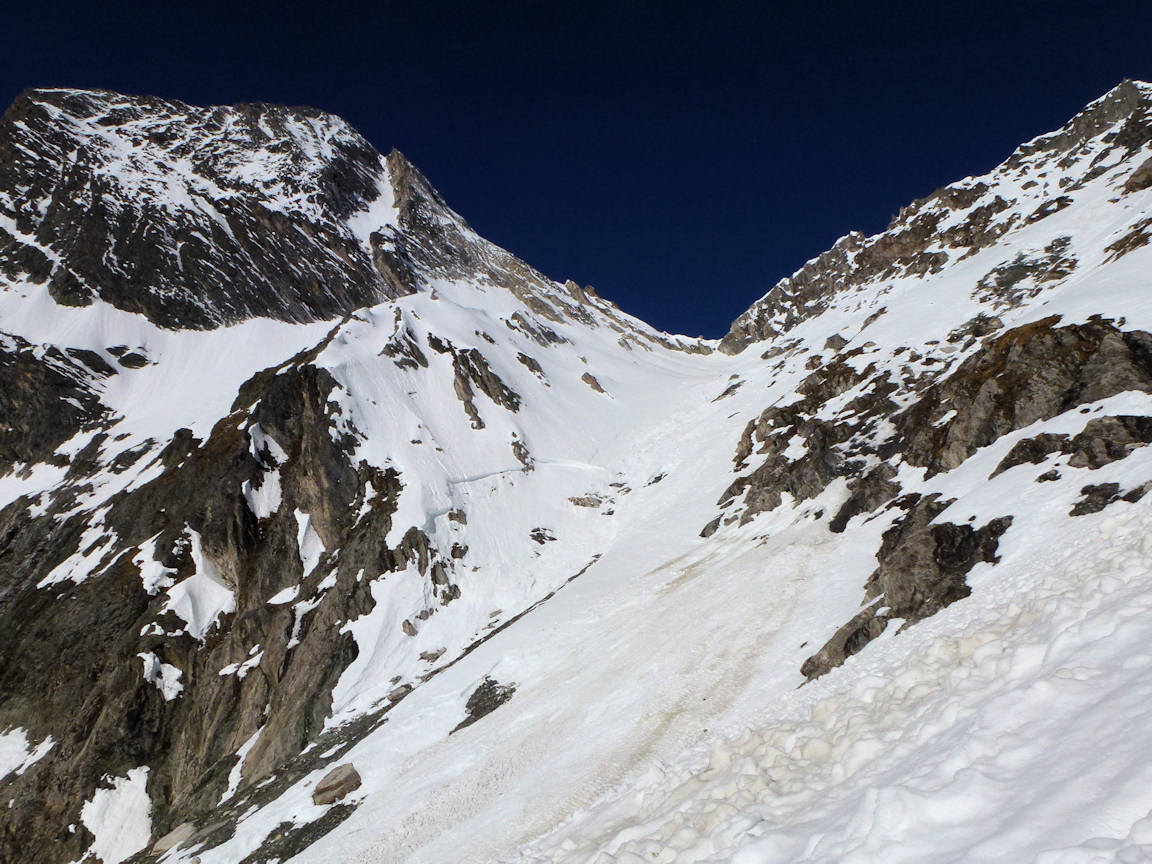#9 Sous le col du Creux Noir : Une plaque est partie. Sous le col du Creux Noir : Une plaque est partie.