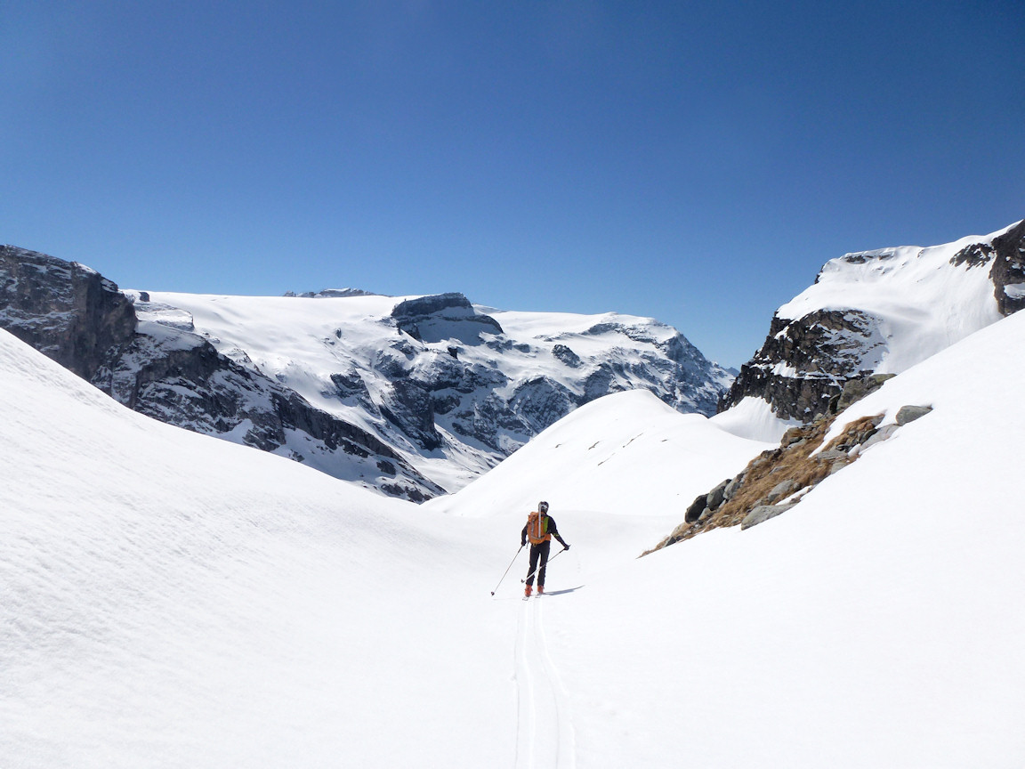 #16 Une vue superbe : Alors que nous nous laissons glisser tranquillement après la descente de la face. Une vue superbe : Alors que nous nous laissons glisser tranquillement après la descente de la face.