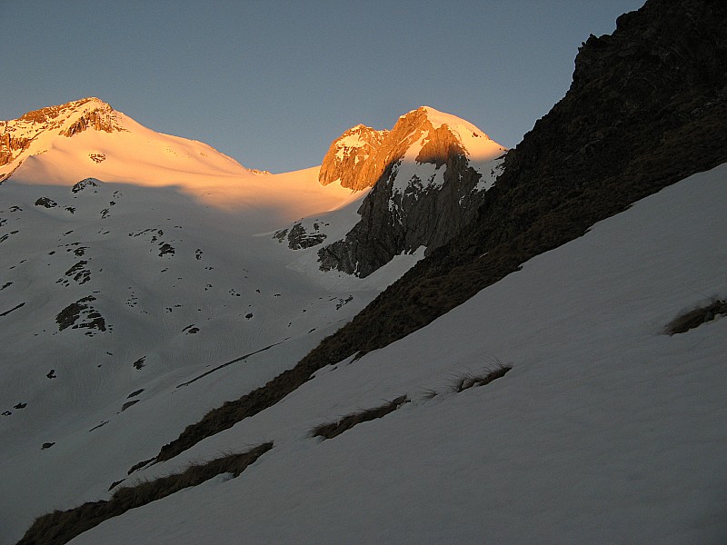 Ebfin le soleil sur le glacier : Enfin le soleil brille sur le glacier d'Ossoue