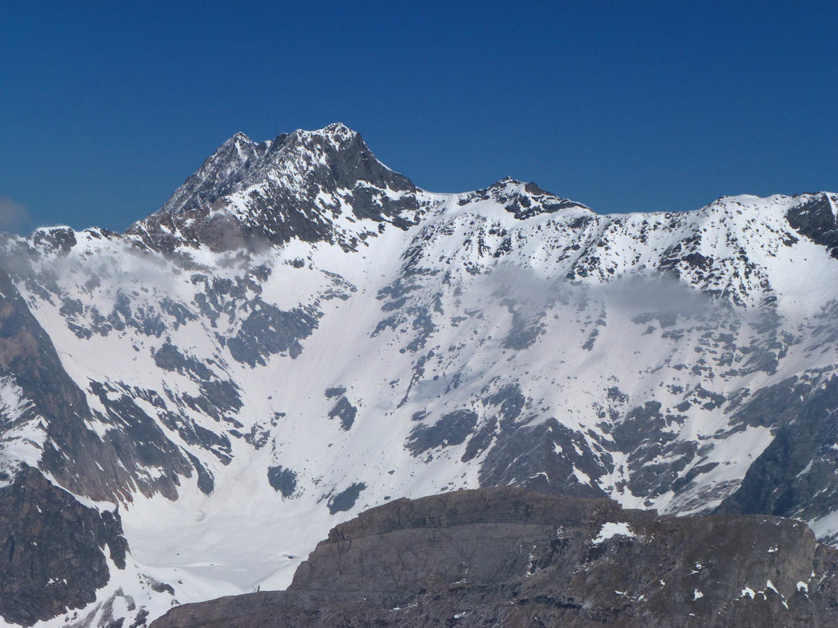 En face,le couloir des Volnets : Superbe vu d'ici. C'était il y a 8 jours.