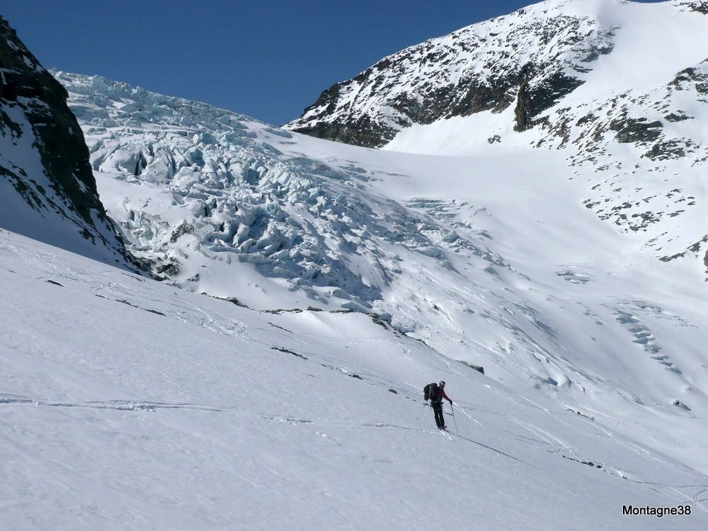 Turmann Gletscher : Encore 450 m et nous voilà à la Cabane de tracuit