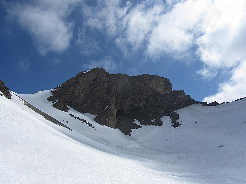Tête Carrée : Contreforts de Tête Carrée, à Gauche le col du pas de la Petite Cavale