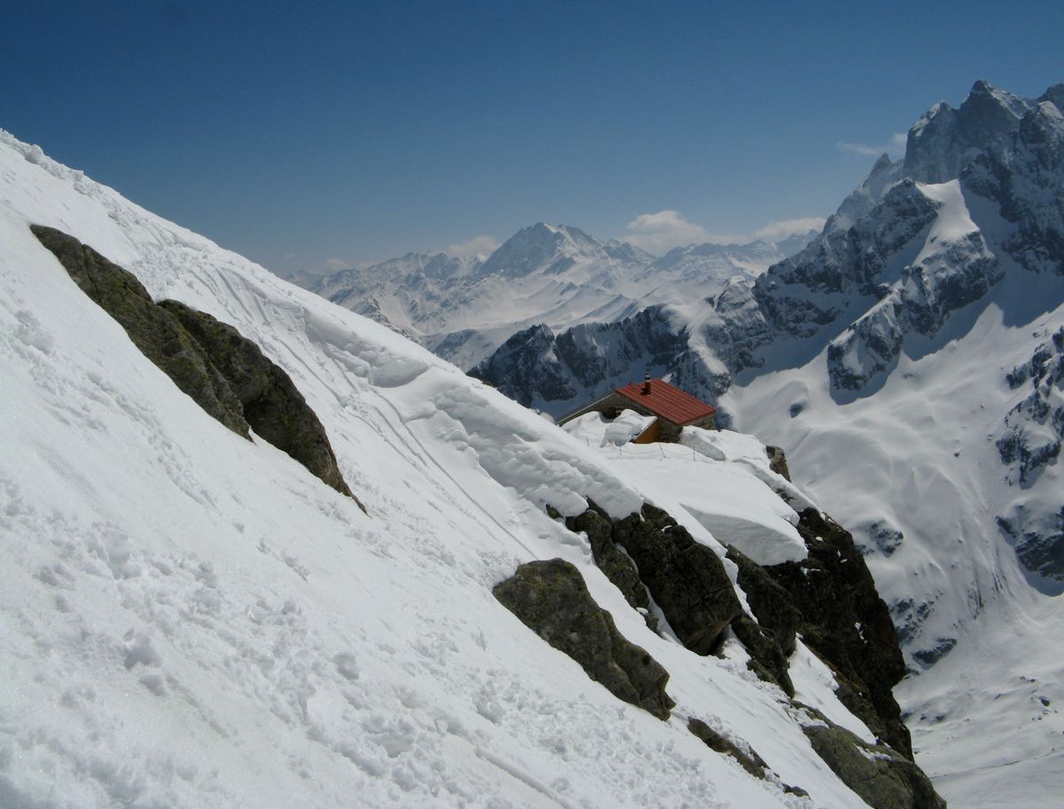 cabane de l'A Neuve : Accès à la cabane de l'A Neuve délicate