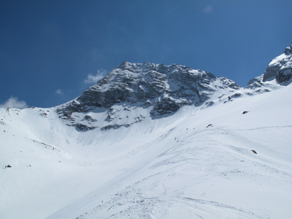 Descente directe à gauche : A droite traces venant du glacier de Lepère
