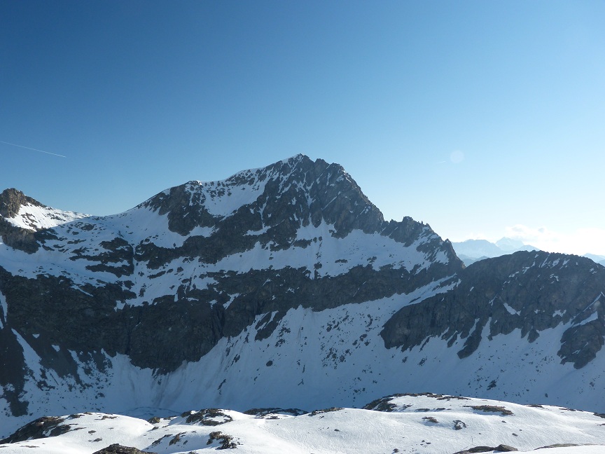 Pale de Crabounouse : la face sud du Turon du Néouvielle, notre objectif du lendemain, et le col de la Coume Estrète à gauche