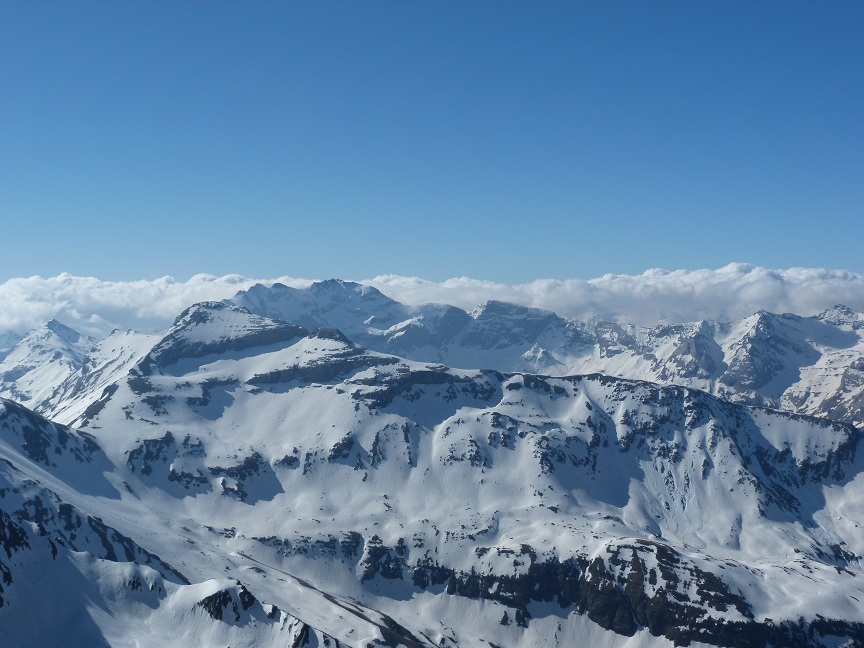 Pale de Crabounouse : du sommet, le Pic des Aguillous et le cirque de la Munia