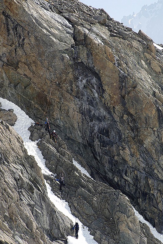 Accès au Col de la Temple : ça racle dur