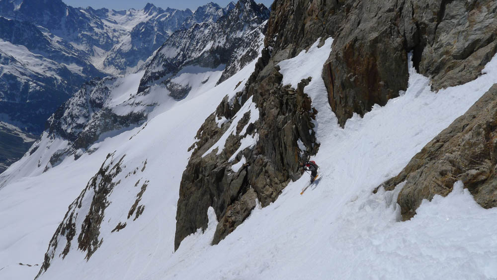Dans le couloir : Isa à l'attaque