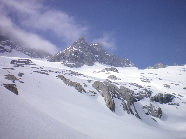 coup d'oeil en arrière : cols de la Grande Ruine à G, col du Clot des Cavales à D