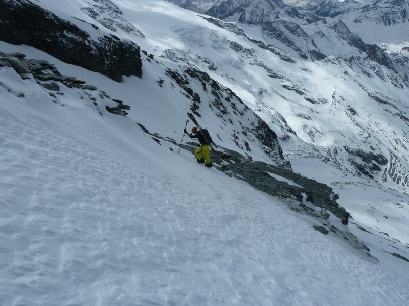 Dôme des Nants : Le ski a été récupéré avant de faire le grand saut. Plus prudent à pied quand même...