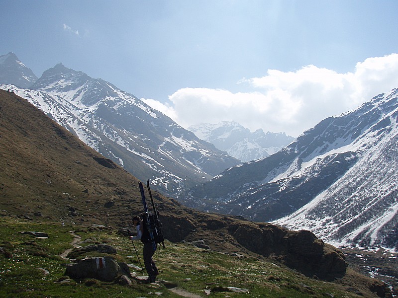 #4 Première partie en portage : Montée à Cab. Velan Première partie en portage : Montée à Cab. Velan