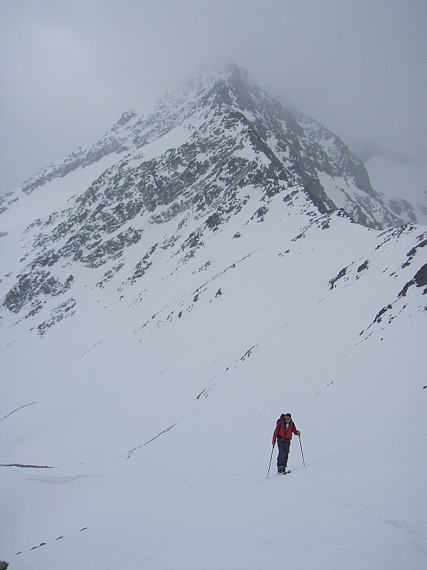 #7 Arrivée à la Croix de Tsousse : Météo pas terrible mais on est au sommet et on y voit. Arrivée à la Croix de Tsousse : Météo pas terrible mais on est au sommet et on y voit.
