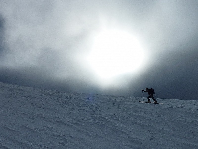 Grande Casse : Quelques nuages et un joli halo vers 3000 m