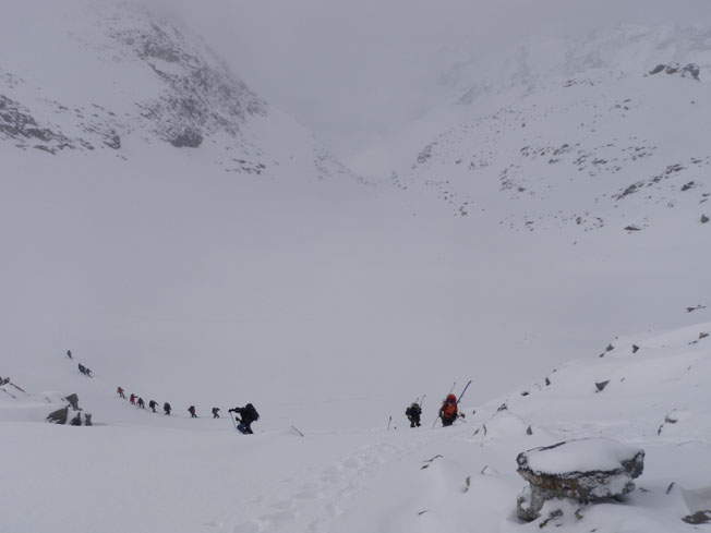 arrivée au col de Teleccio : se déchausser avant d'entrer