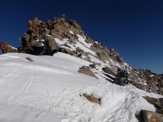 rocher solide : l'arête à gravir