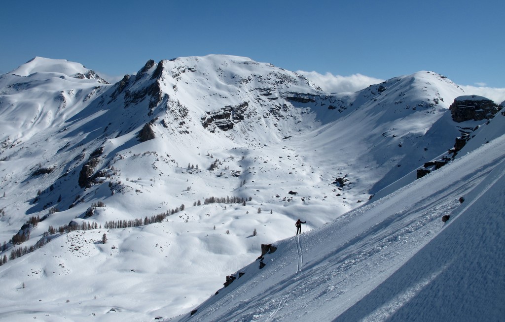 La suite du programme : De D à G, la Tête du Lac, la Montagne de l'Avalanche et le Sommet des Garrets