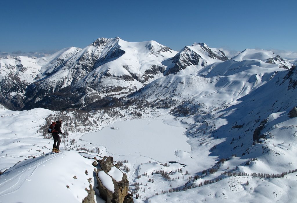 Promontoire... : ...au dessus du Lac d'Allos