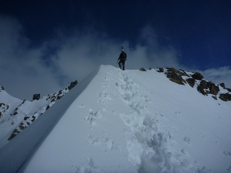 Diagonale du Ponset : Superbe sortie sur l'arête sommitale, avec un panorama grandiose ...