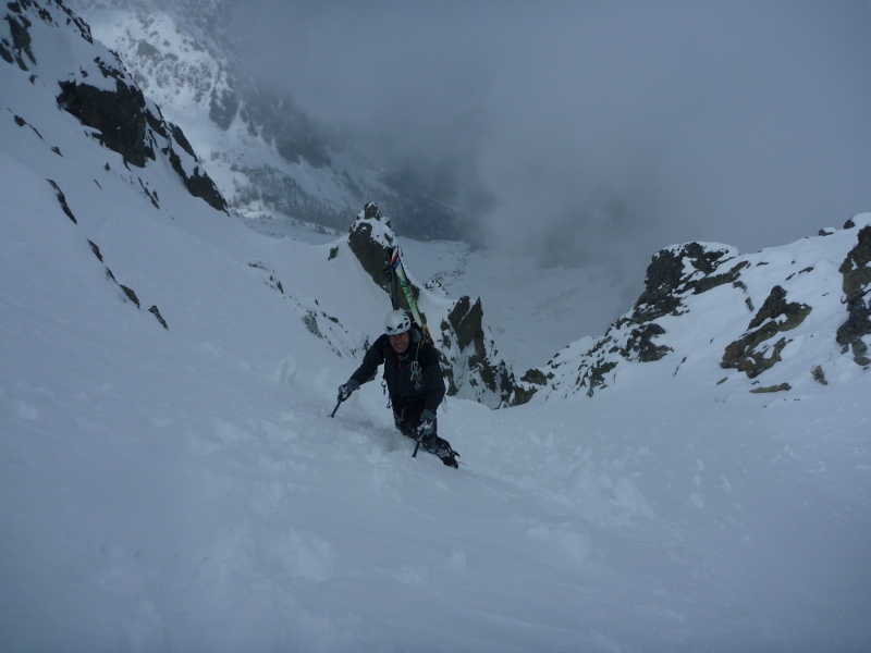 Diagonale du Ponset : Ambiance assurée avec le gaz derrière, et les nuages dans le vallon ...