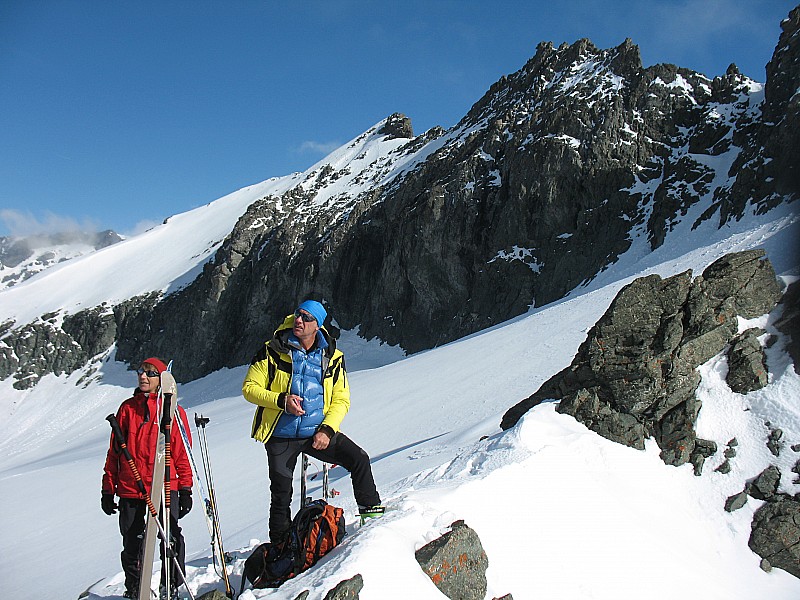 Col de la Bessanèse : Dent du Colerin derrière. Monique nous a rejoint.