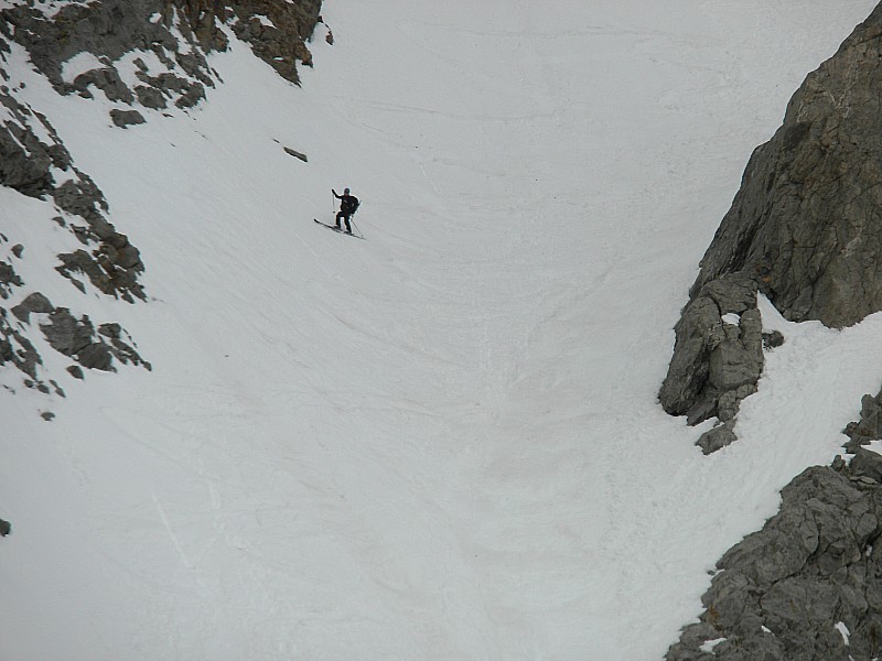 dans le couloir : seul au monde...