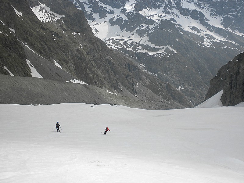 contraste : sur le bas du glacier ....