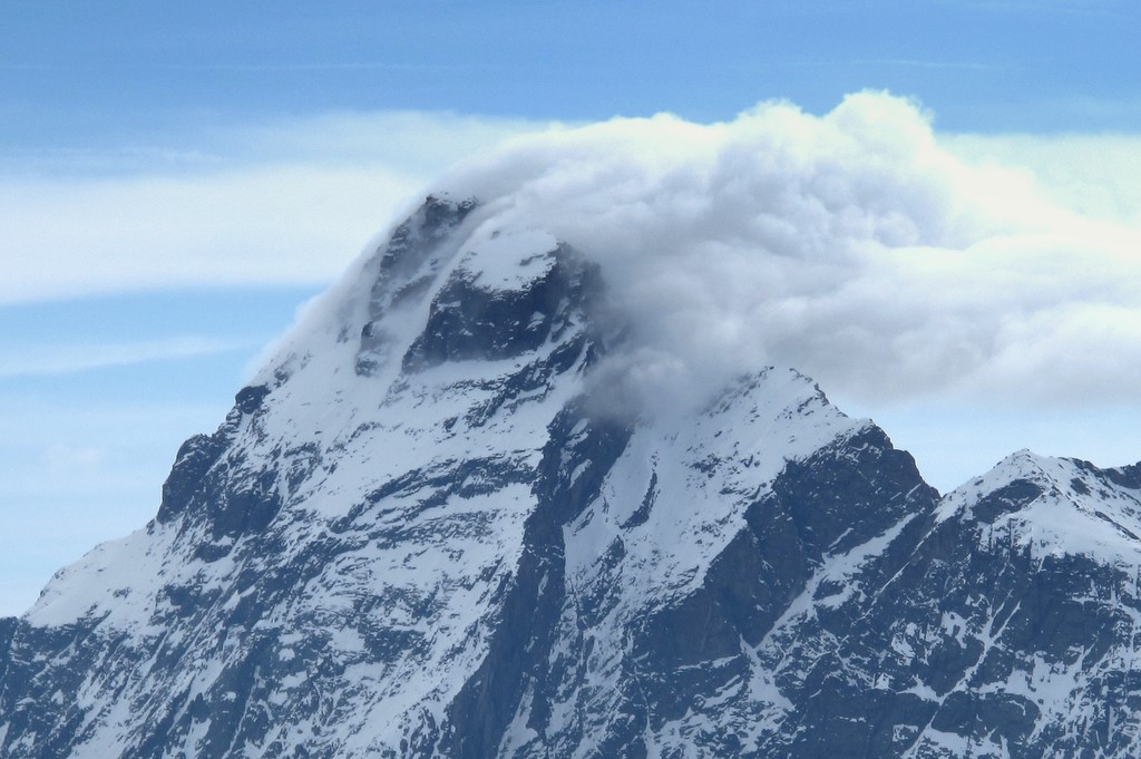Le Viso en éruption : Ca doit bien bastonner au sommet...